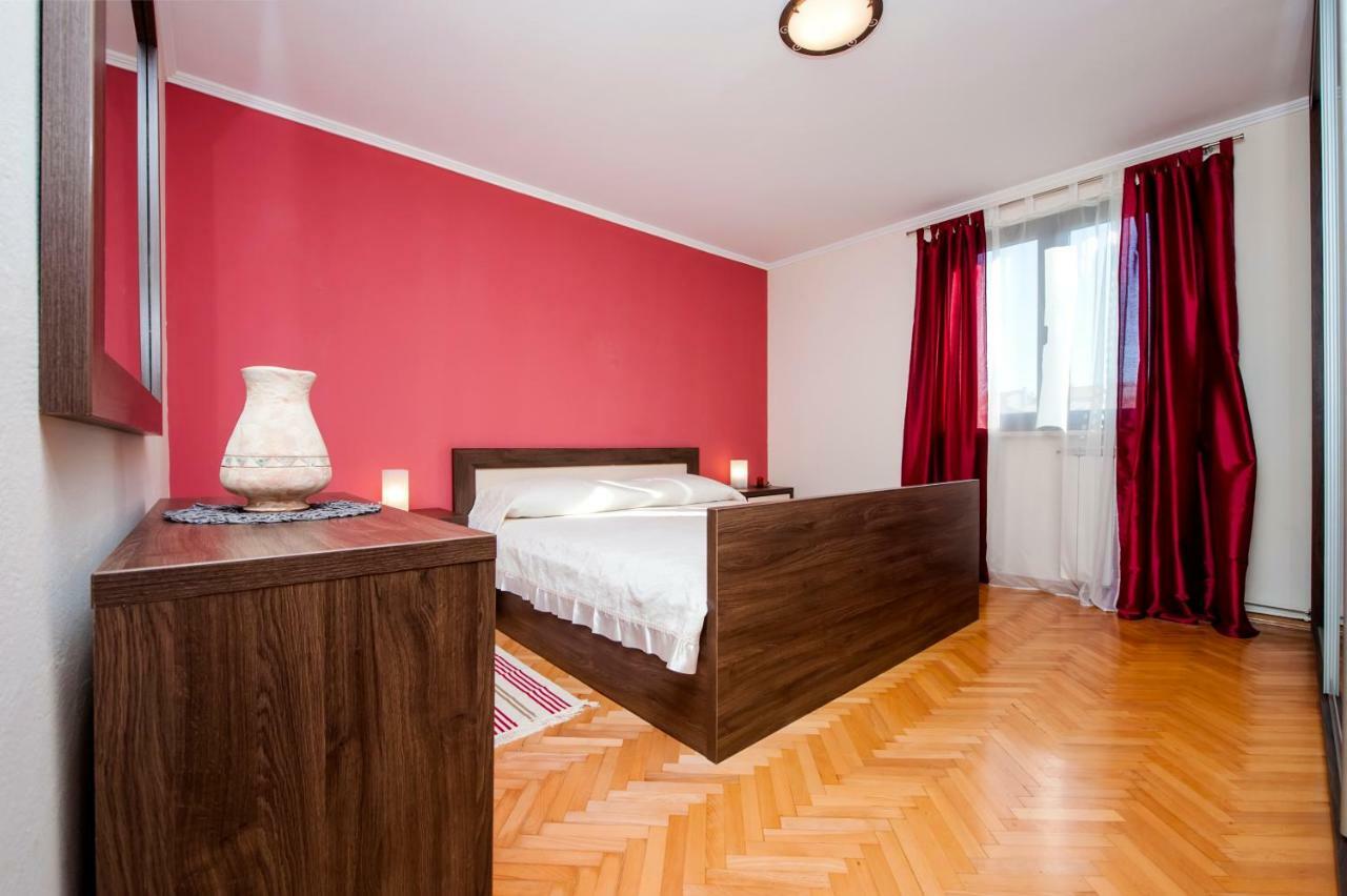Apartment Nika Rovigno Esterno foto