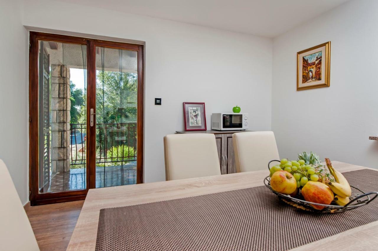 Apartment Nika Rovigno Esterno foto