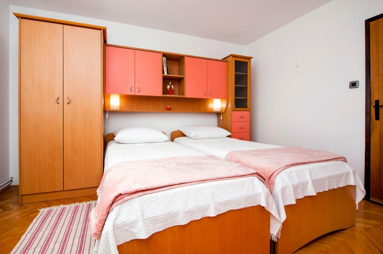 Apartment Nika Rovigno Esterno foto