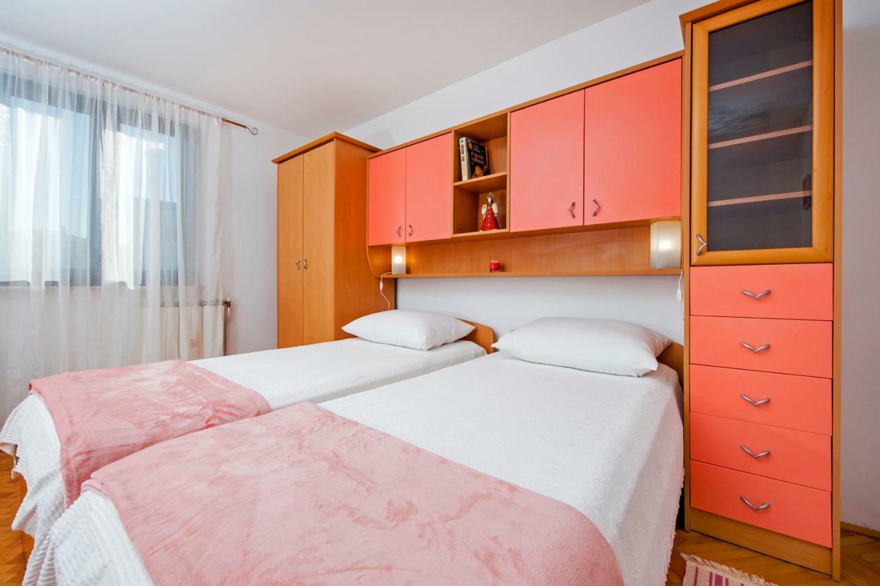 Apartment Nika Rovigno Esterno foto