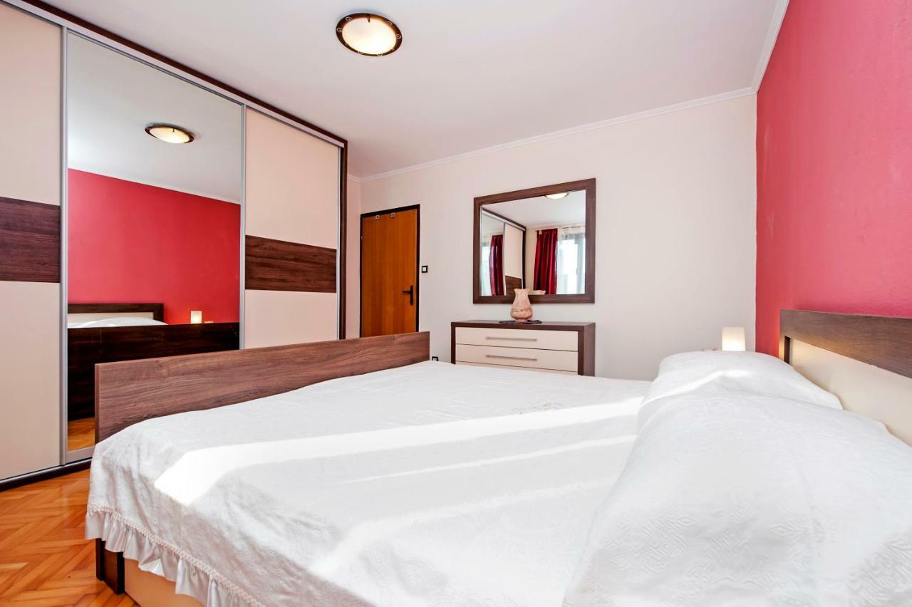 Apartment Nika Rovigno Esterno foto