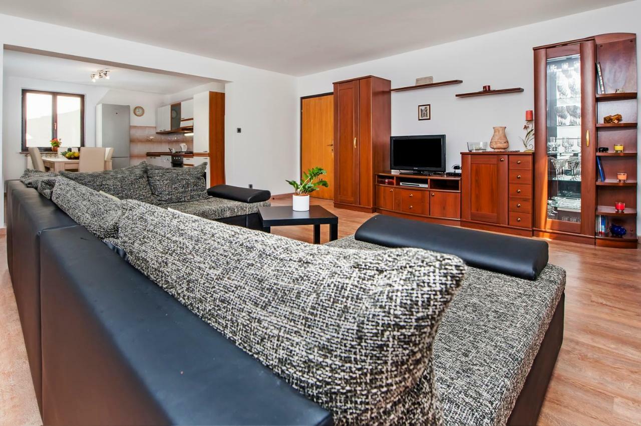 Apartment Nika Rovigno Esterno foto