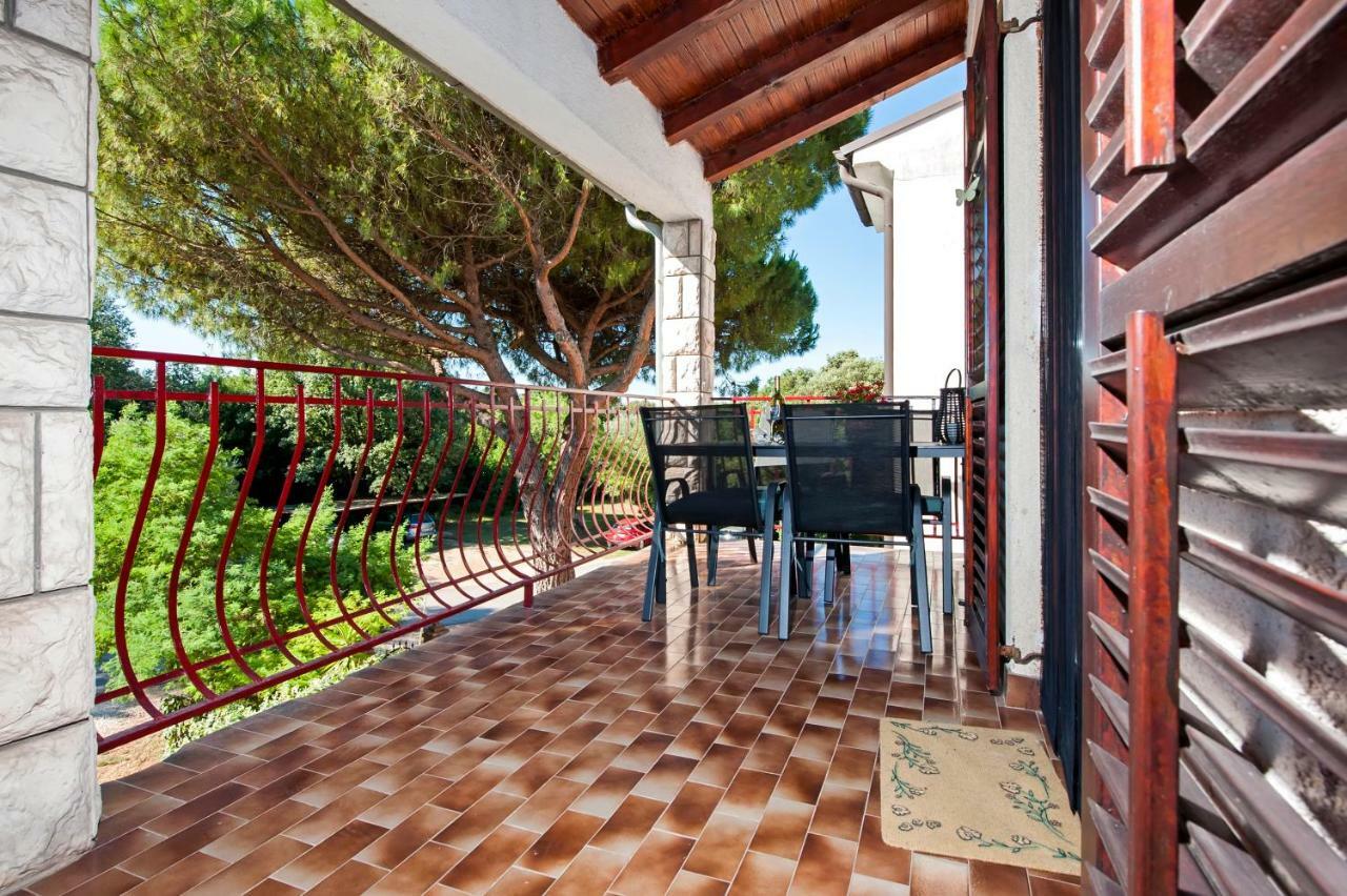 Apartment Nika Rovigno Esterno foto